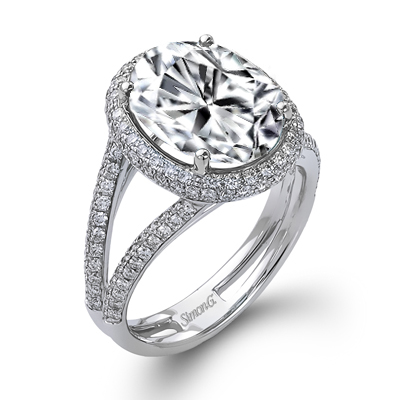 18K White Gold Ring With Cushion Diamond